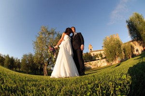 Bryllup i Toscana. Billedet viser et brudepar i Italien på en ferie.