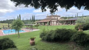 Poolområde ved villa med egen pool i Toscana