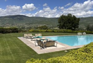 Poolområde ved villa med egen pool i Toscana