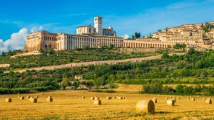 Assisi Italien. Ferie i Assisi. Feriedestination Italien. Sommerferie i Umbrien. Ferieboliger nær Assisi. Sightseeing i Assisi. Kultur i Umbrien. Frans af Assisi