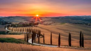Solnedgang i Italien. Autentisk natur. Vandring. Smuk natur. Agriturismo. Sydlandsk stemning