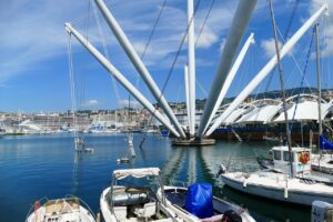 Genova havn. Genova i Italien. Feriedestination Italien. Sommerferie i Ligurien. Ferieboliger nær Genova. Kultur i Ligurien. Christoffer Columbus’ hjemby.