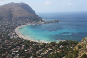 Palermo Kyst. Palermo i Italien. Feriedestination Italien. Sommerferie i Sicilien. Ferieboliger nær Palermo. Kultur i Sicilien.