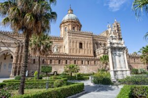 Palermos domkirke. Palermo i Italien. Feriedestination Italien. Sommerferie i Sicilien. Ferieboliger nær Palermo. Kultur i Sicilien.
