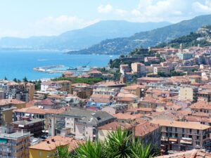 Imperia i Italien. Feriedestination Italien. Sommerferie i Ligurien. Ferieboliger nær Imperie. Kultur i Ligurien.
