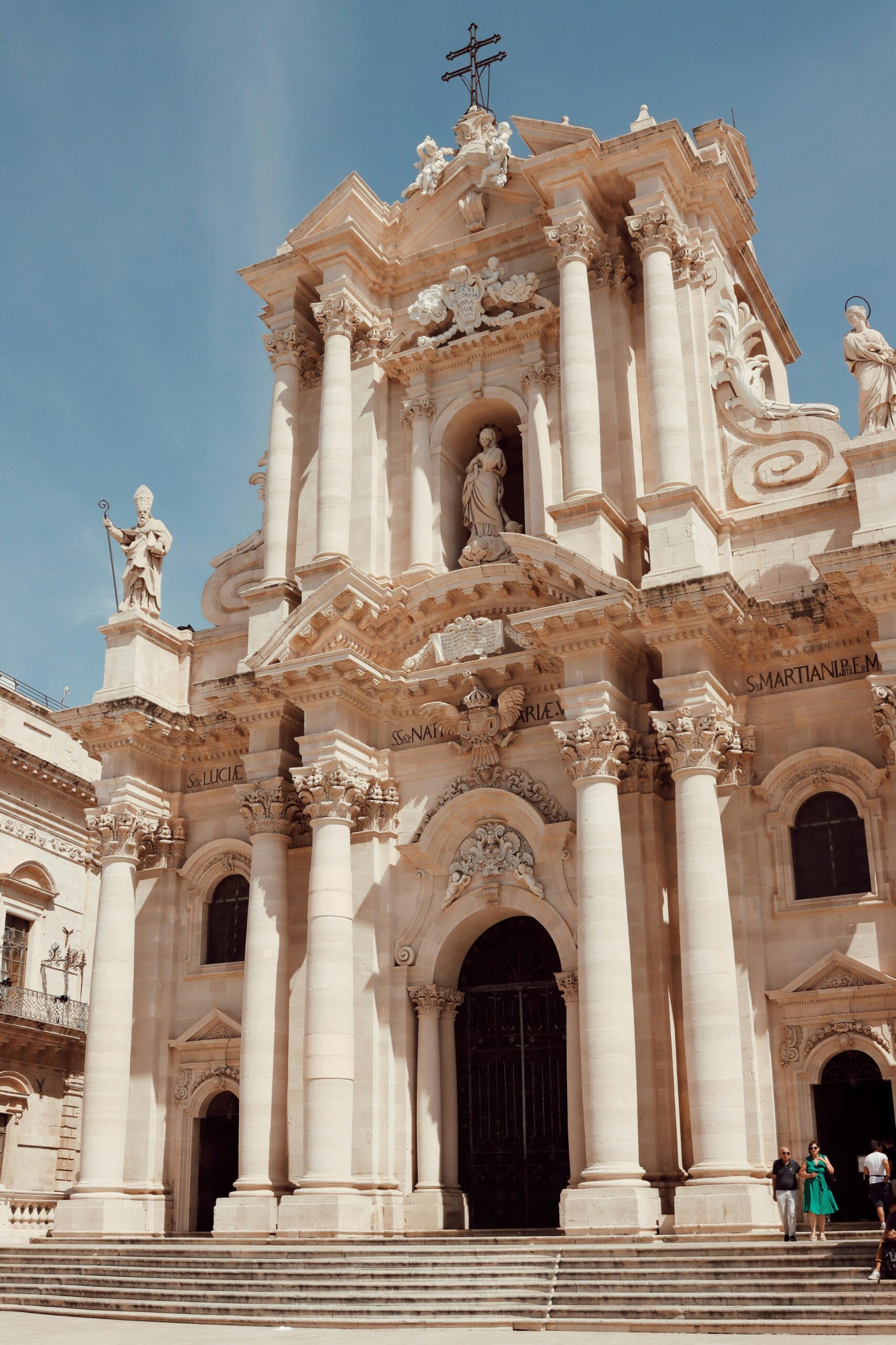 Bybillede fra Siracusa i Italien. Siracusa i Italien. Feriedestination Italien. Sommerferie i Sicilien. Ferieboliger nær Siracusa. Kultur i Sicilien.