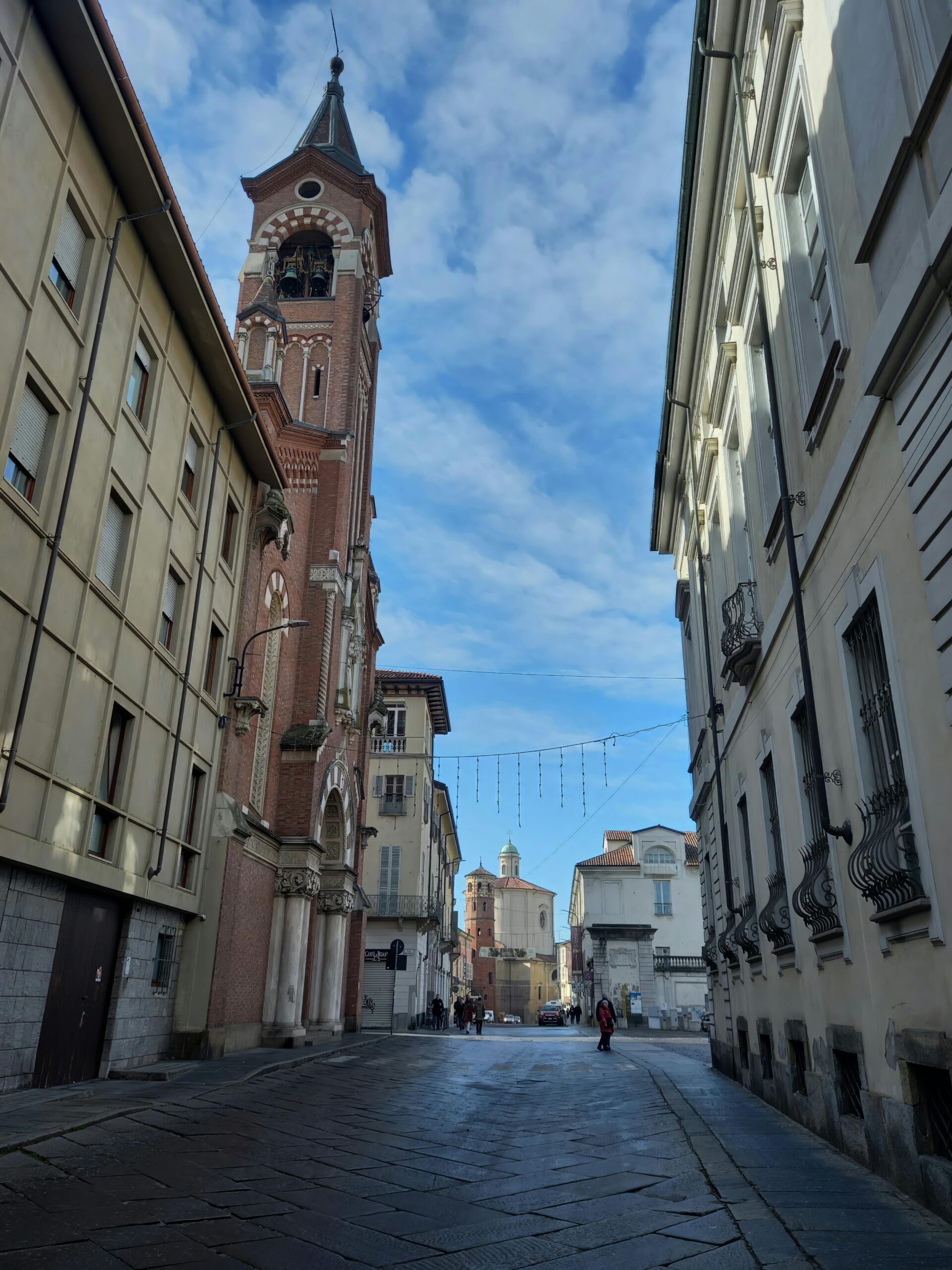 Asti i Italien. Feriedestination Italien. Sommerferie i Piemonte. Ferieboliger nær Asti.